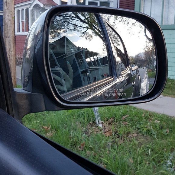 Meet your Posher, Laura - Picture 1 of 1